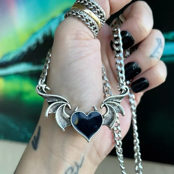 Black enamel heart with bat wings & devil horns valentine goth choker necklace - Picture 2 of 14